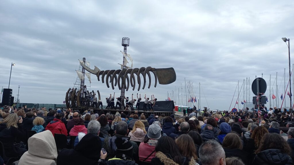 Un momento dello spettacolo Moby Dick, durante la giornata inaugurale di Procida 2022 (Foto: Lilli Cacace)