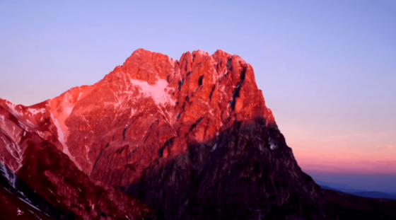 Il Gran Sasso rosa all'alba, nel video di Fernando di Fabrizio